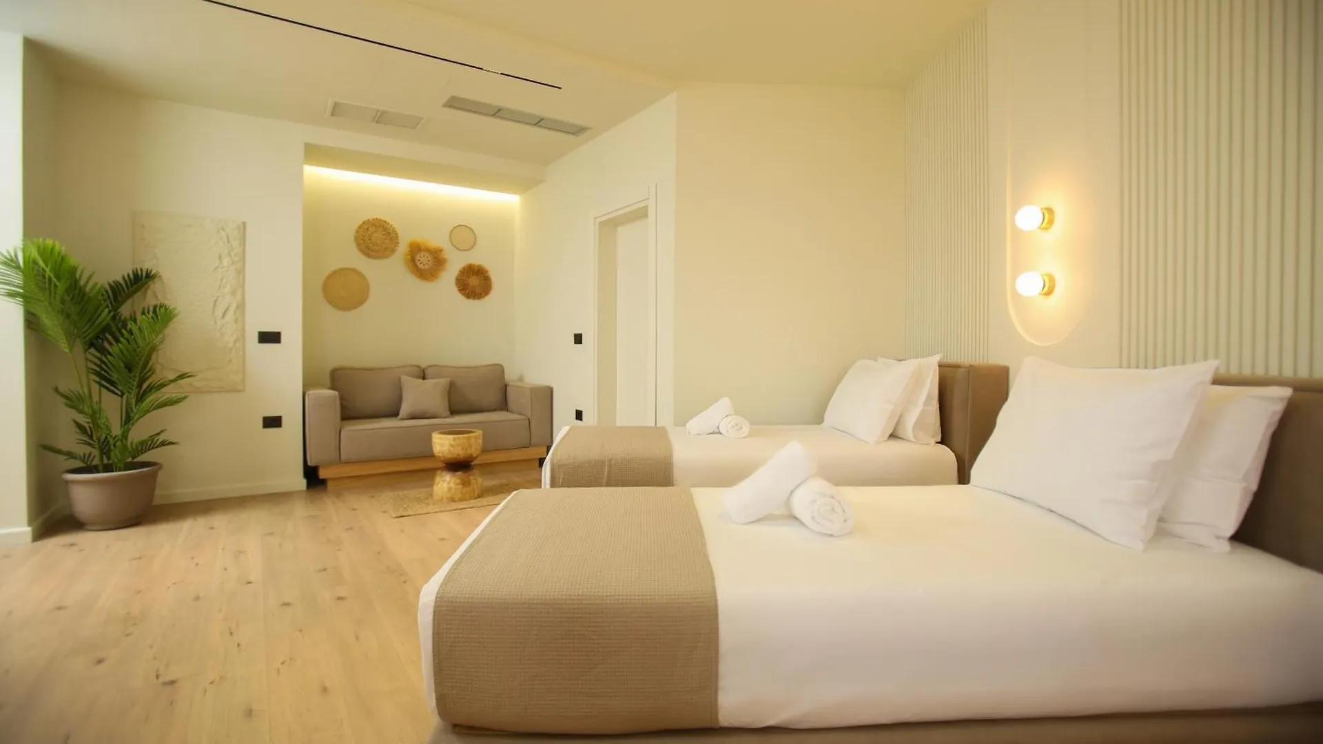 Hotel Brooklyn Vlorë 3*,